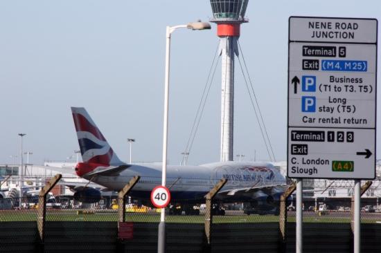 L'aeroport de Heathrow, "plenament operatiu" aquest dissabte després de l'incendi d'una subestació elèctrica