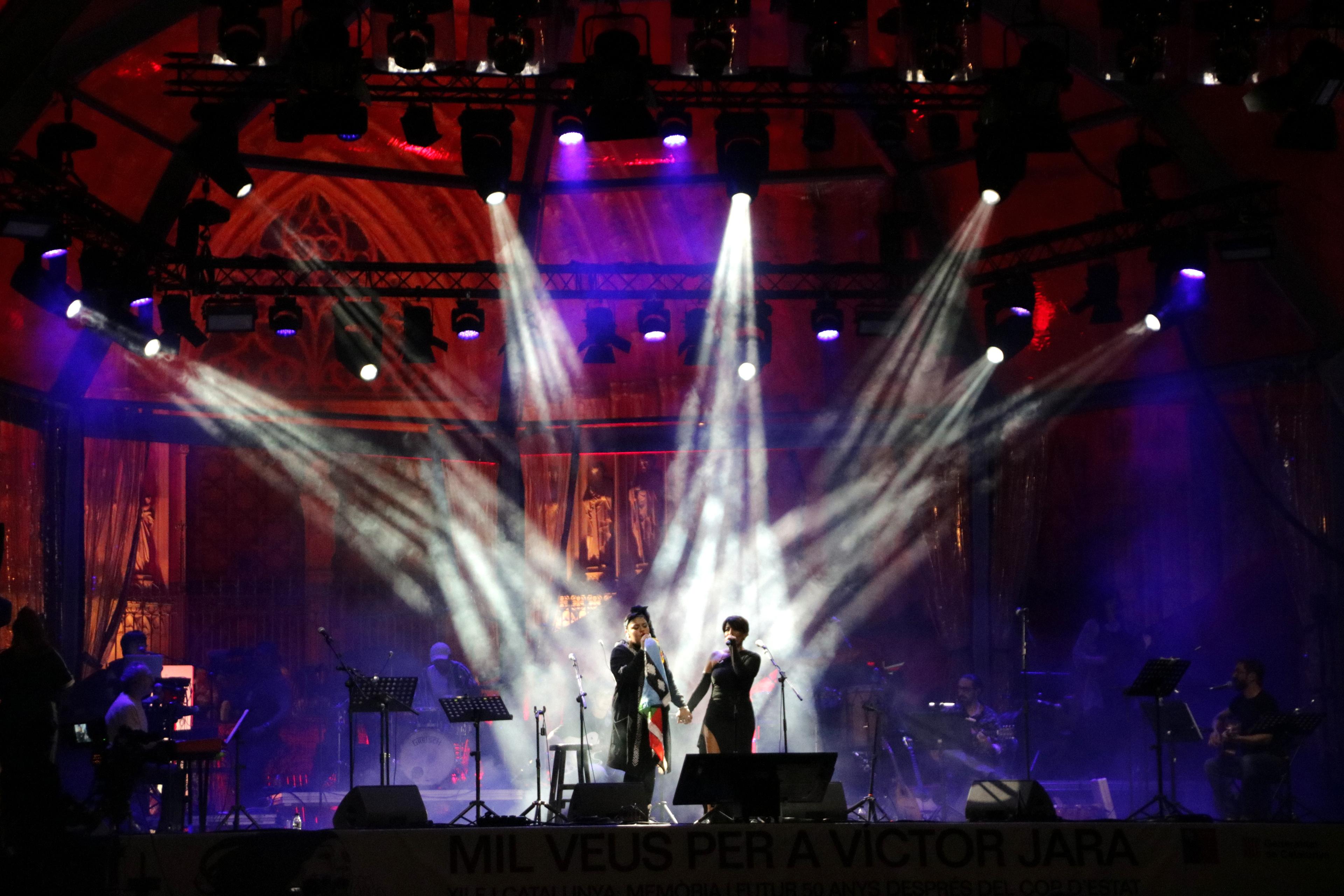 Barcelona recorda Víctor Jara i els 50 anys del cop d’estat a Xile en un concert reivindicatiu en el marc de la Mercè