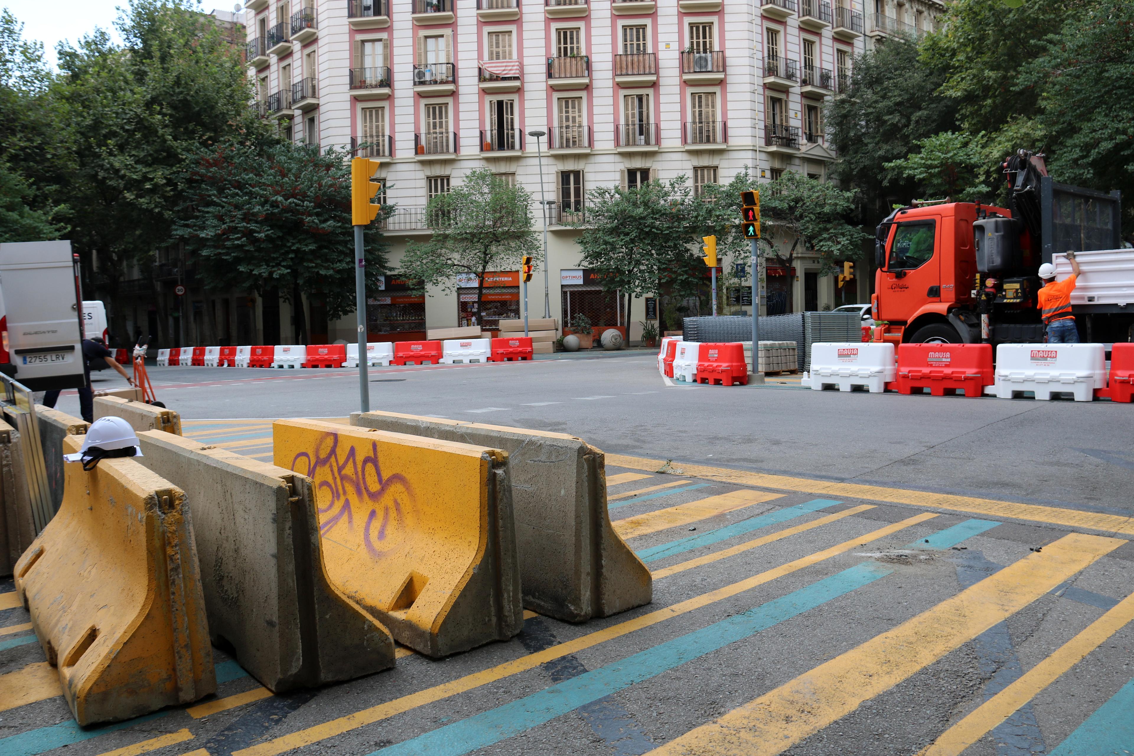 Barcelona inicia les obres de la Superilla de l’Eixample per “recuperar un model que prioritzi la salut”