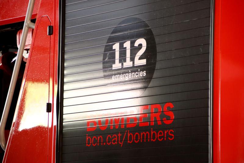 Els Bombers envien un helicòpter i dos avions a l'Alt Palància per ajudar a combatre l'incendi que hi crema